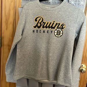 Beans bruins sweater with tags still on it. Size Medium
